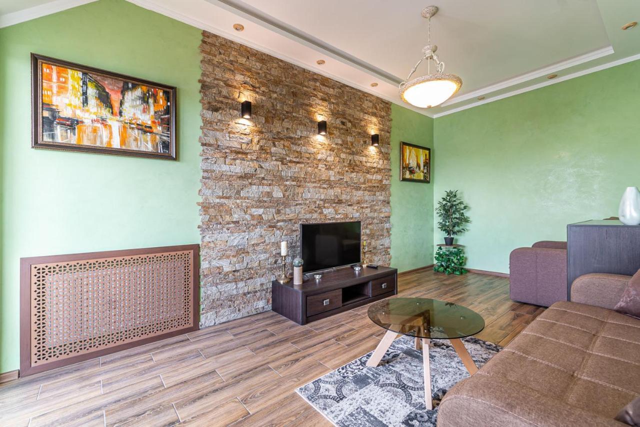 Apartments “U Prawnika” Lviv Luaran gambar